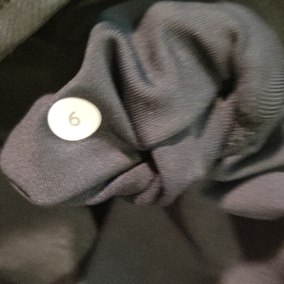 Lululemon Run Sneak A Peek Black Low Rise Shorts - Picture 8 of 8